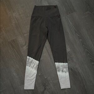 Aerie Black and Gray Tie-Dye Leggings Size XS